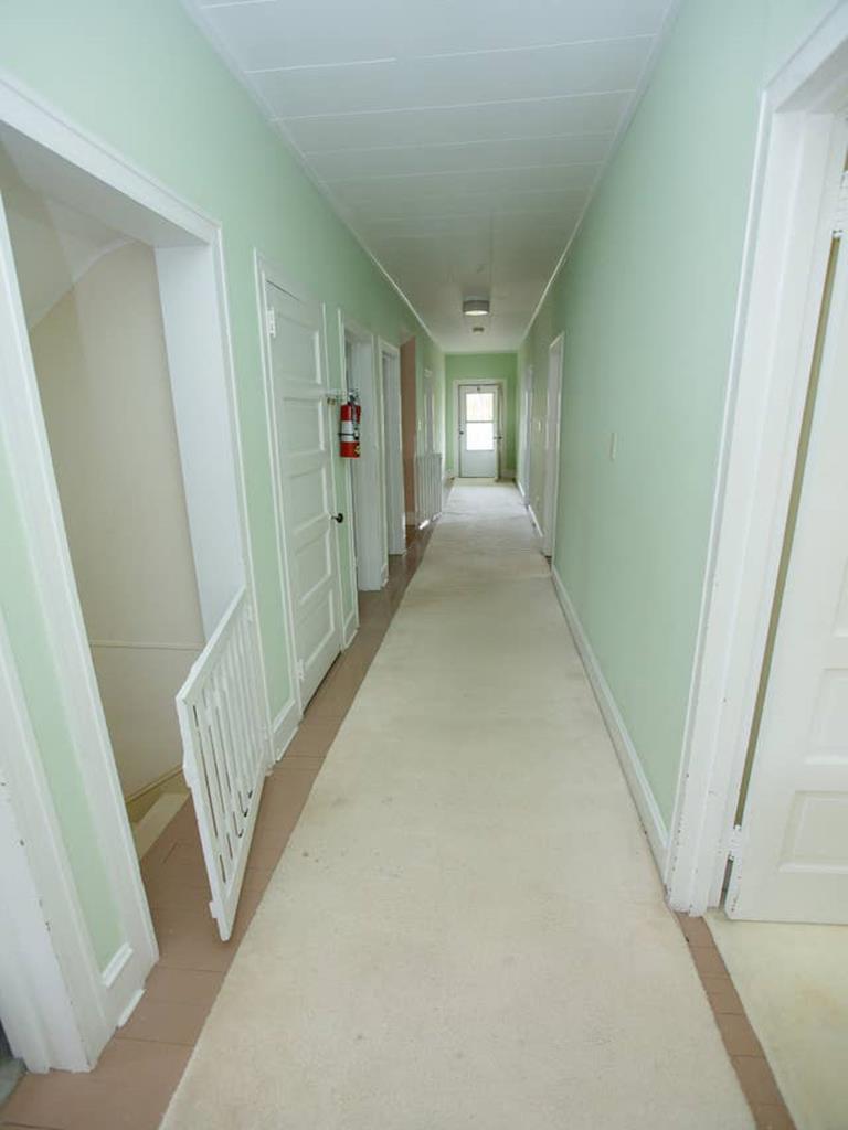 https://realtimerental.com/rrv10/RentalPhotos/1016/1016808.6.jpg