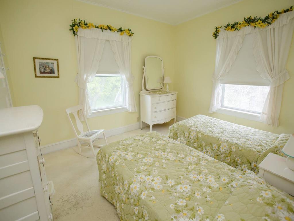 https://realtimerental.com/rrv10/RentalPhotos/1016/1016808.7.jpg