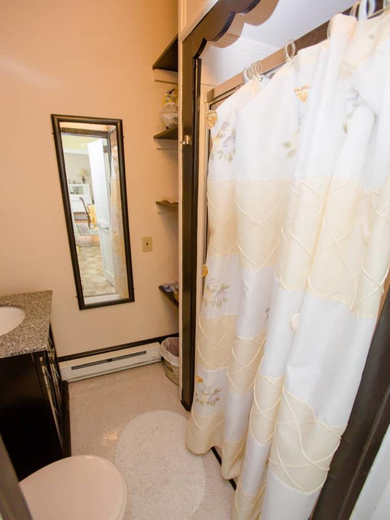 https://realtimerental.com/rrv10/RentalPhotos/1016/1016808.8.jpg