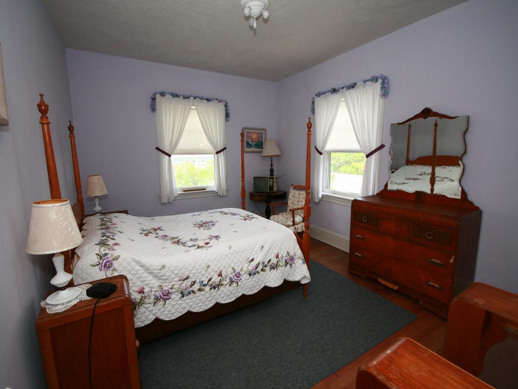 https://realtimerental.com/rrv10/RentalPhotos/1016/1016809.12.jpg
