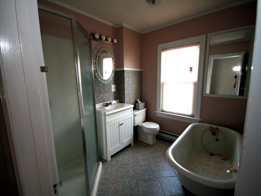 https://realtimerental.com/rrv10/RentalPhotos/1016/1016809.14.jpg