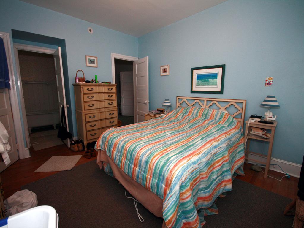 https://realtimerental.com/rrv10/RentalPhotos/1016/1016809.6.jpg