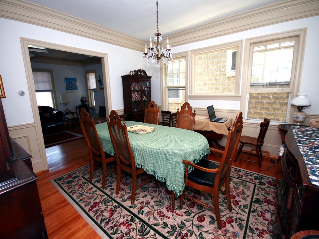 https://realtimerental.com/rrv10/RentalPhotos/1016/1016809.7.jpg