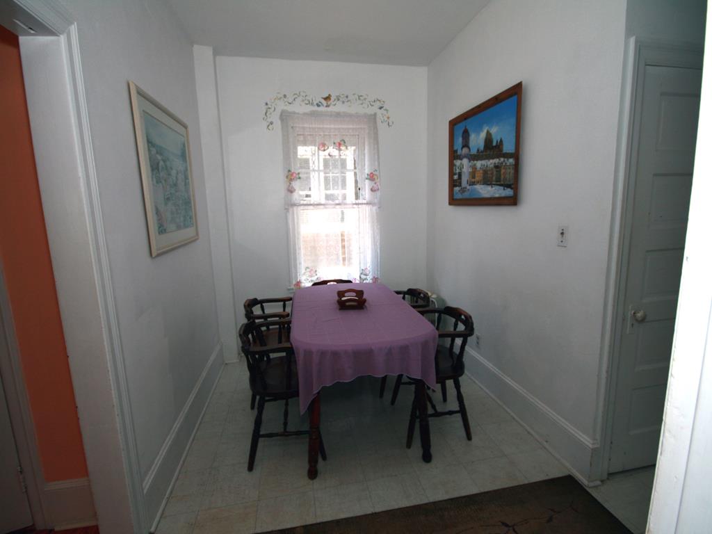 https://realtimerental.com/rrv10/RentalPhotos/1016/1016809.8.jpg