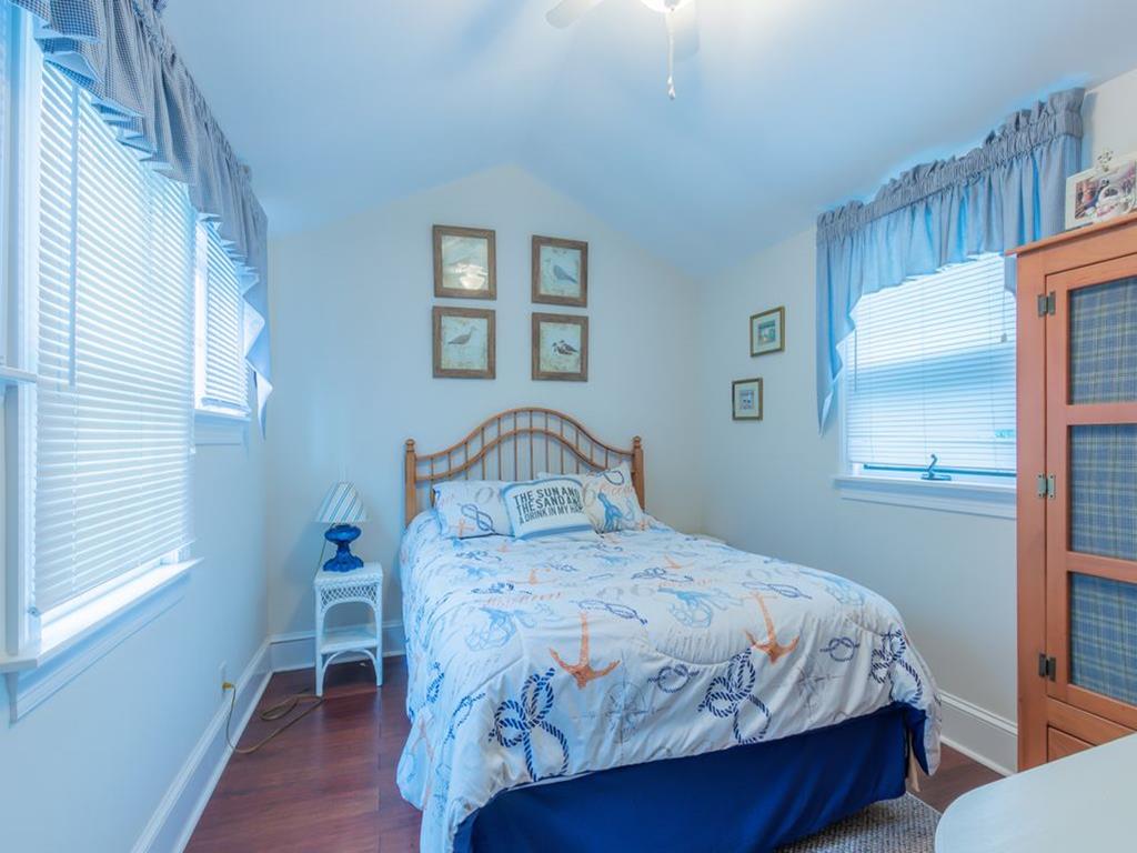 https://realtimerental.com/rrv10/RentalPhotos/1016/1016830.11.jpg