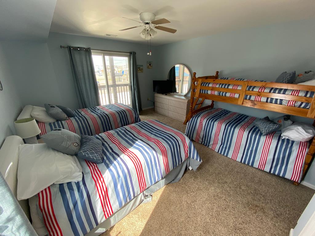 242 40th Street East - Picture 