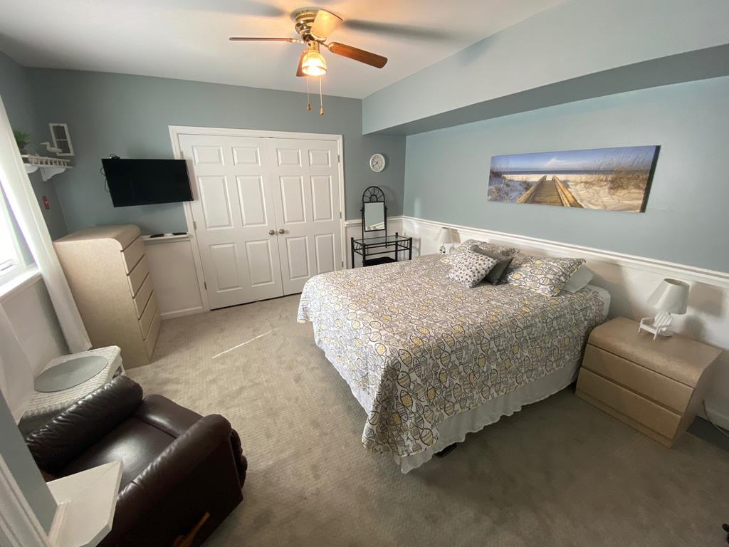 242 40th Street East - Picture 