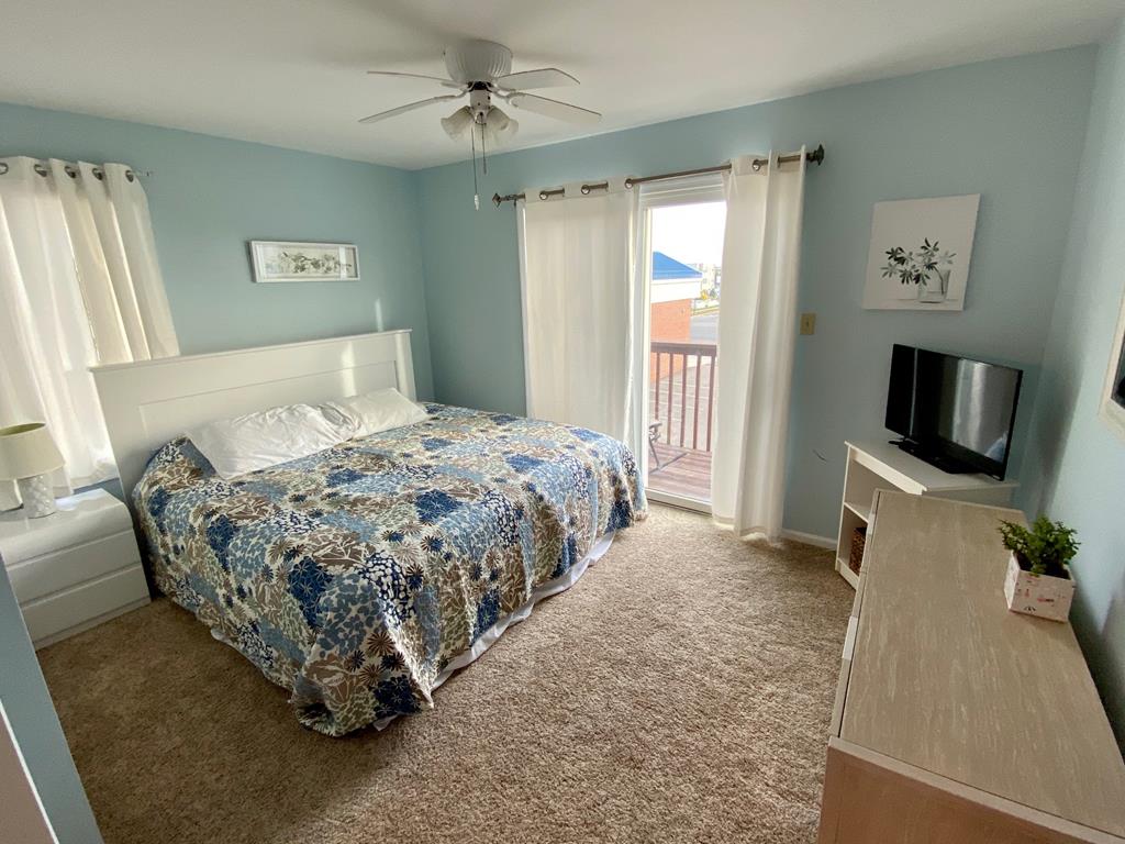 242 40th Street East - Picture 