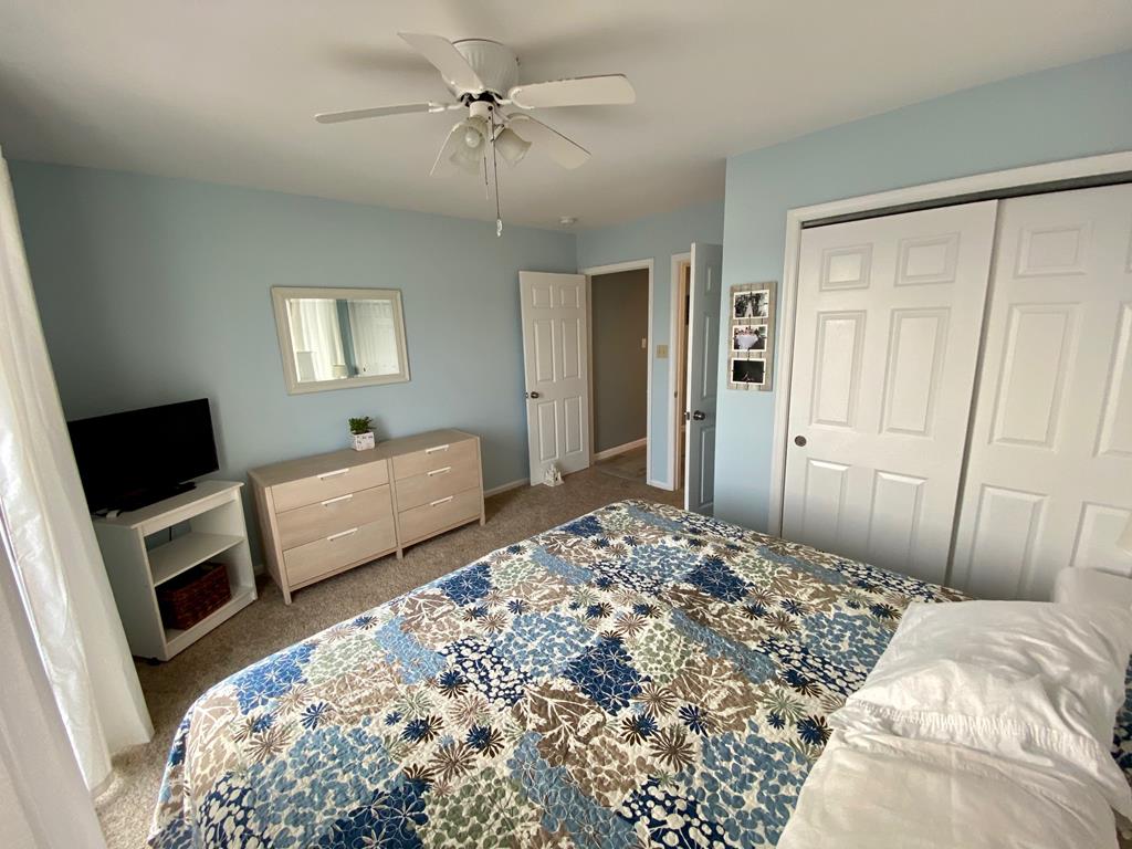 242 40th Street East - Picture 