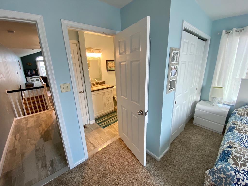 242 40th Street East - Picture 