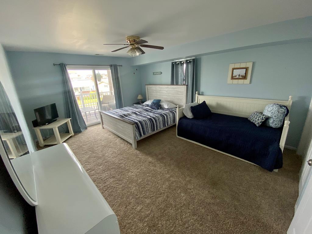 242 40th Street East - Picture 