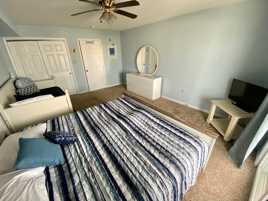 242 40th Street East - Picture 
