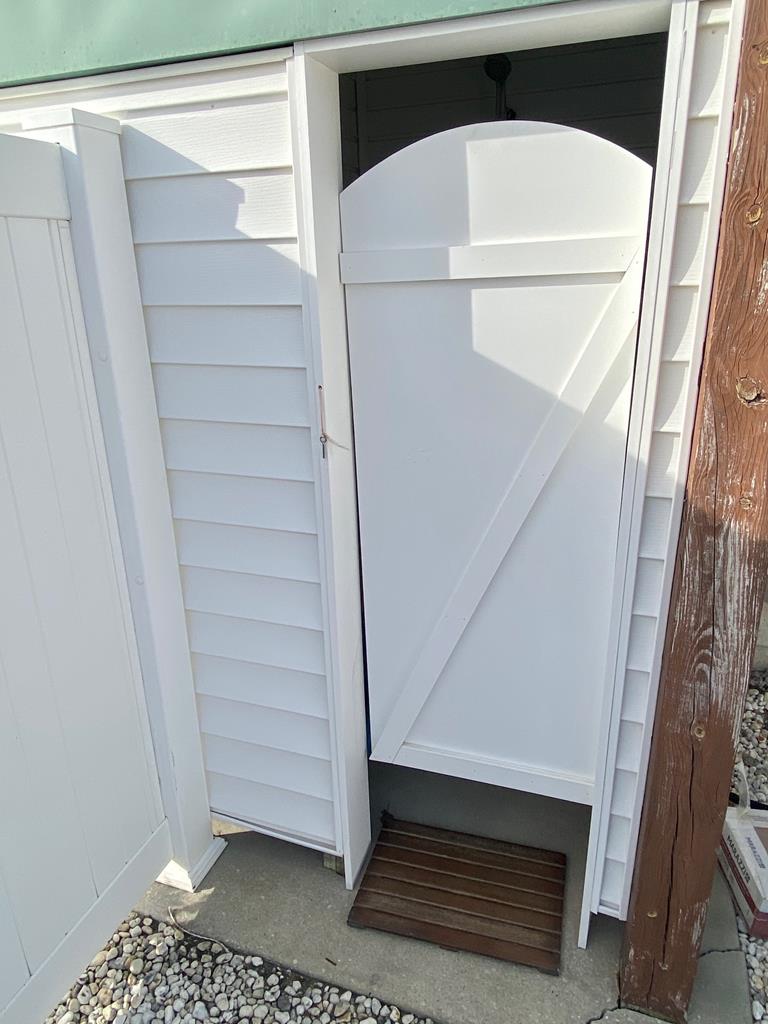 242 40th Street East - Picture 