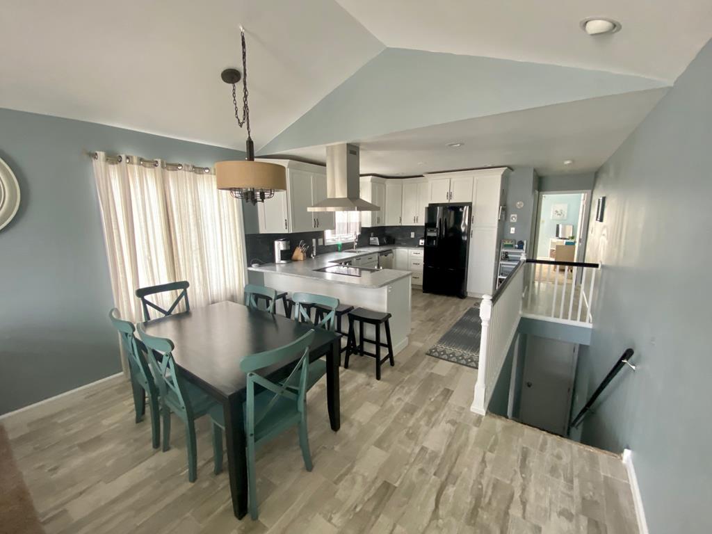 242 40th Street East - Picture 