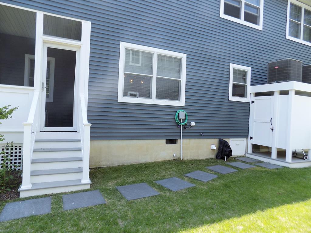 Stunning Townhouse in West Cape May | Photo 32