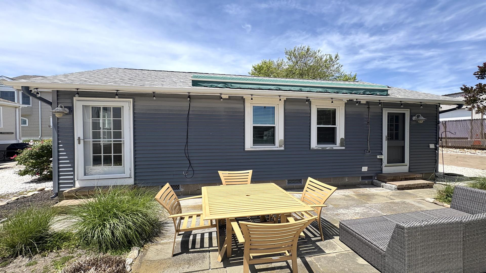 270 82nd Street, Cottage, Stone Harbor (Mid-Island) - Picture 2
