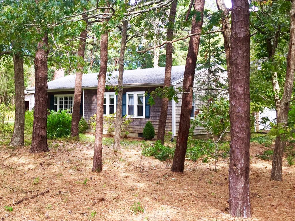 For Lease 21 Lexington Avenue, Oak Bluffs, MA 02557, Residential 3