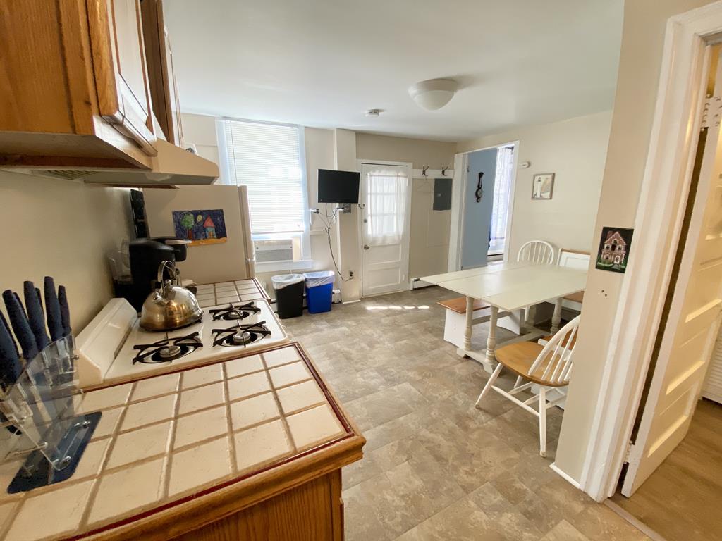 822 Stockton Unit 1/The Blue Whale | Photo 12