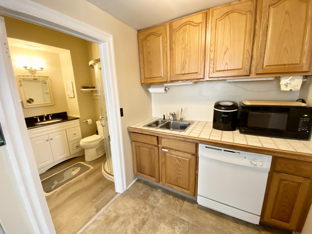 822 Stockton Unit 1/The Blue Whale | Photo 13