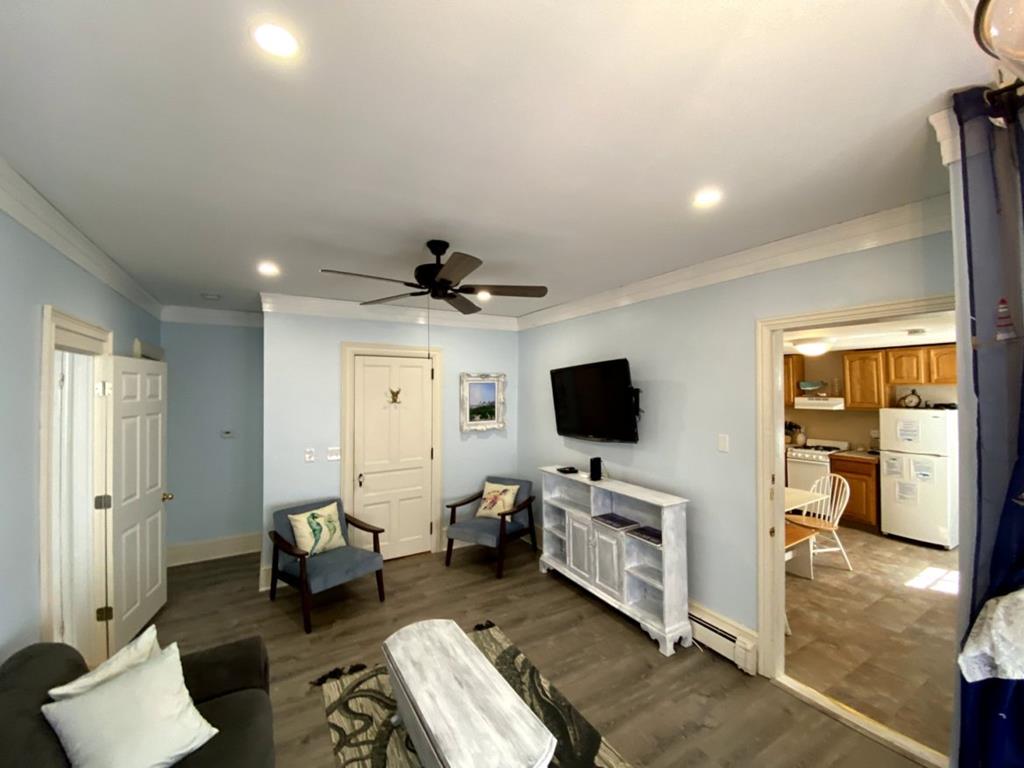 822 Stockton Unit 1/The Blue Whale | Photo 17