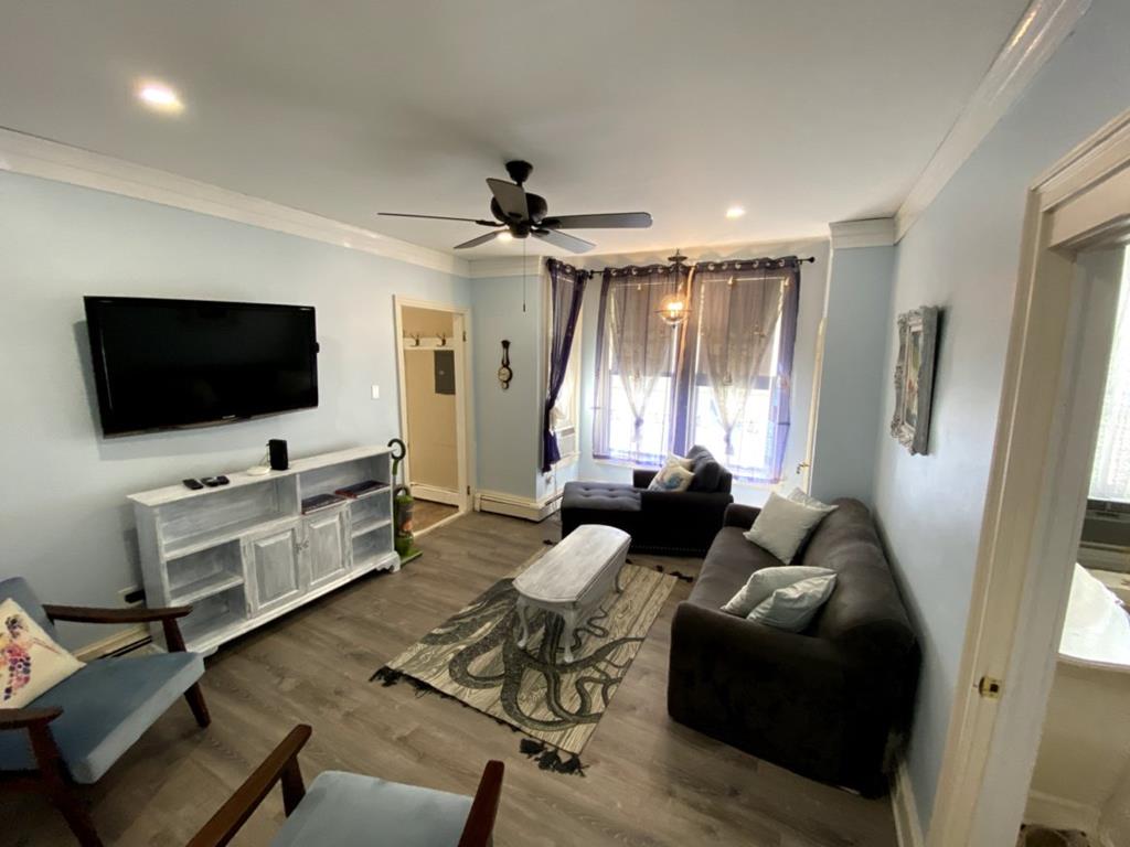 822 Stockton Unit 1/The Blue Whale | Photo 19