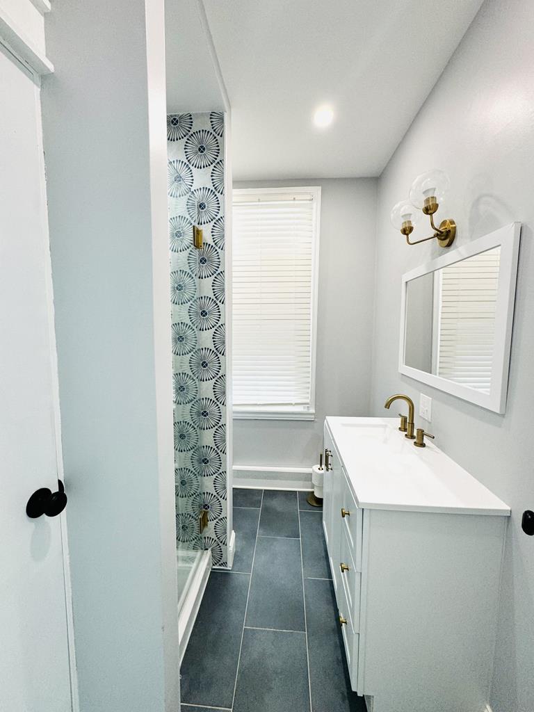 822 Stockton Unit 2/The Blue Whale | Photo 15