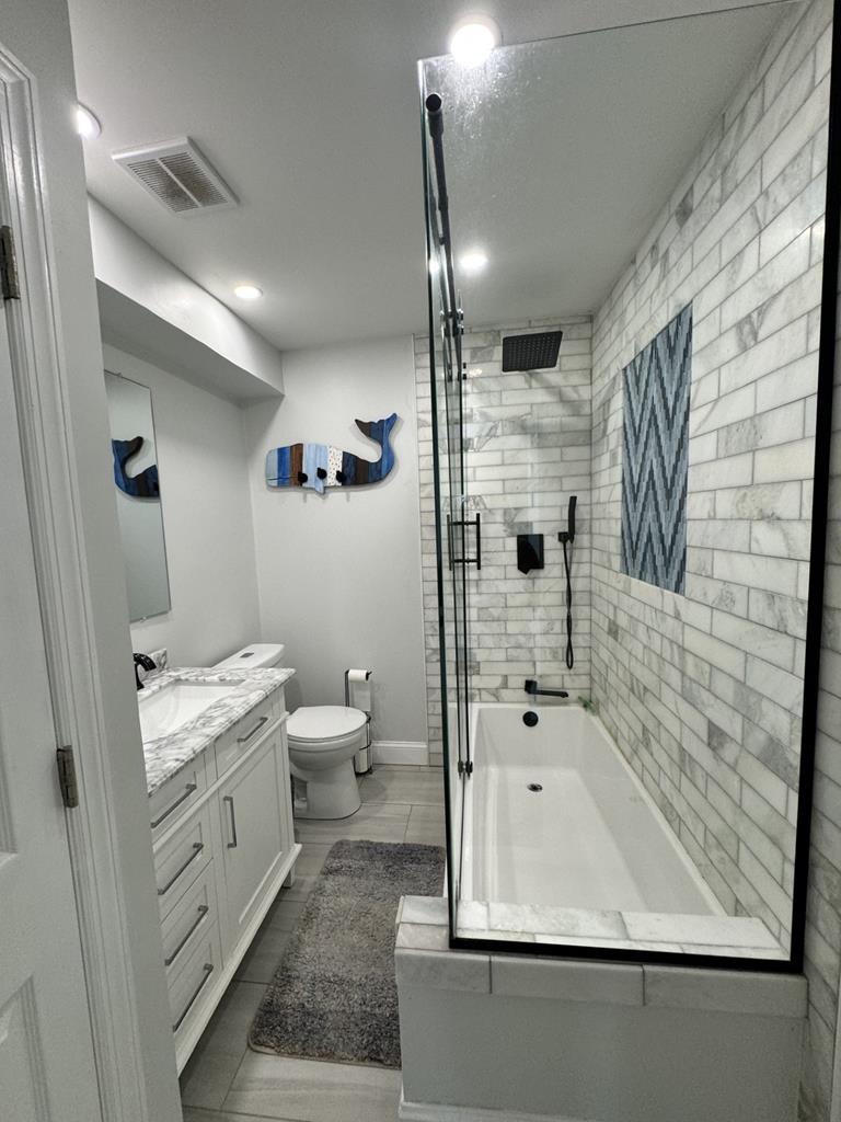 822 Stockton Unit 3/The Blue Whale | Photo 17