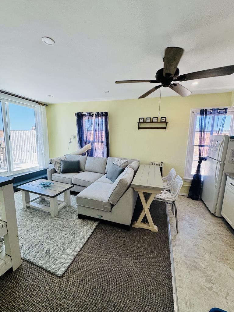 822 Stockton Unit 3/The Blue Whale | Photo 11