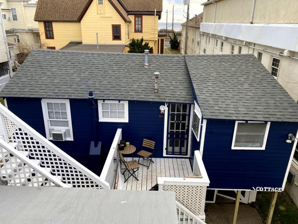 822 Stockton Cottage/The Blue Whale | Photo 3