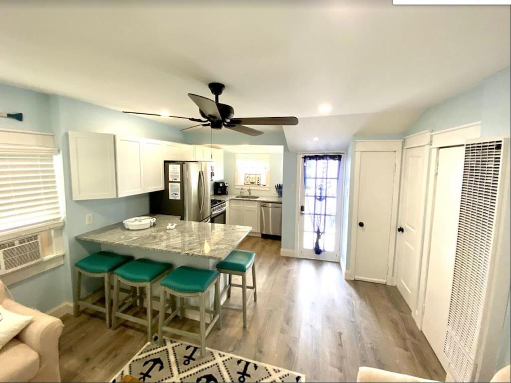 822 Stockton Cottage/The Blue Whale | Photo 10