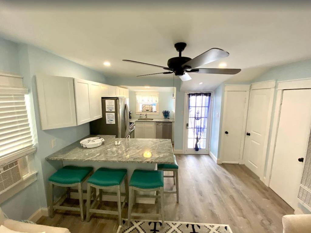 822 Stockton Cottage/The Blue Whale | Photo 11