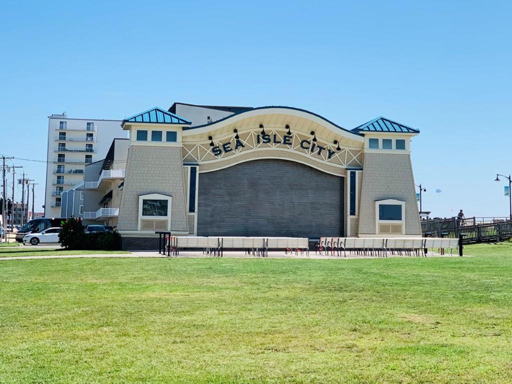 22 35th Street, Sea Isle City (Beach Block)