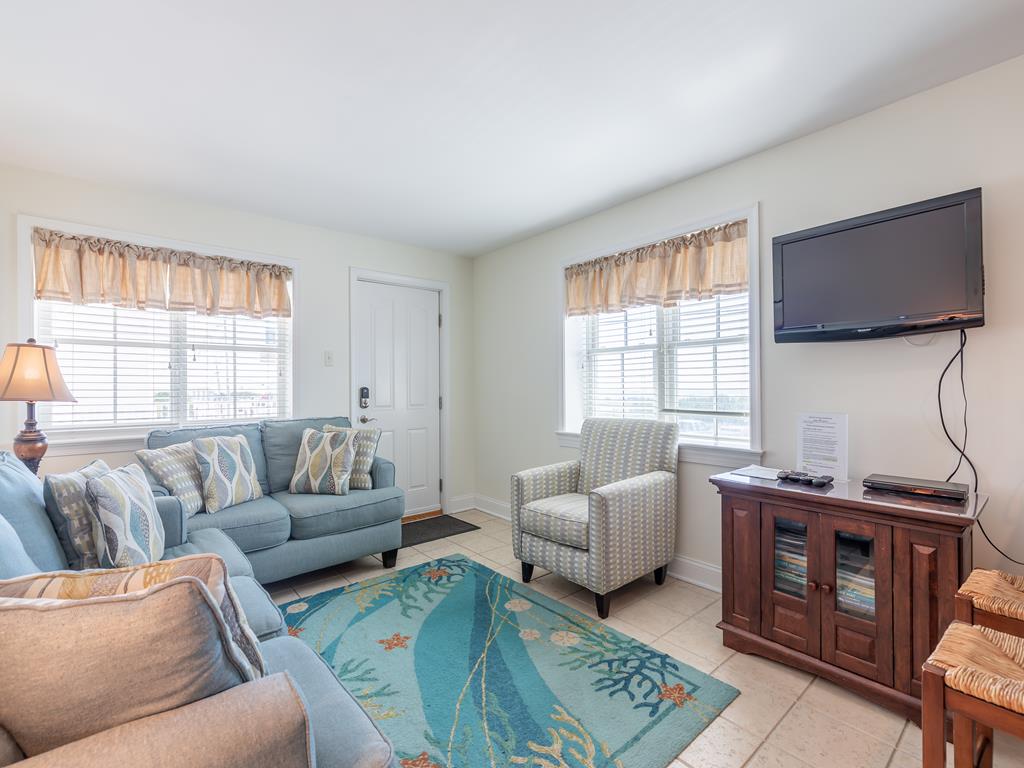 https://realtimerental.com/rrv10/RentalPhotos/1031/1031075.11.jpg