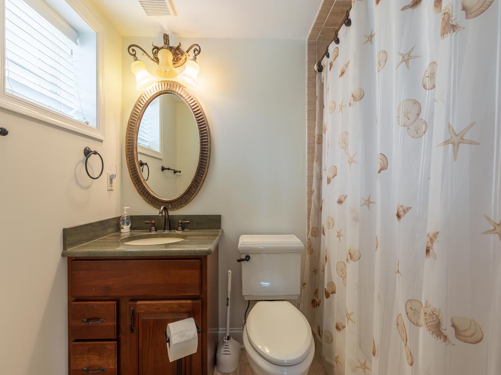 https://realtimerental.com/rrv10/RentalPhotos/1031/1031075.19.jpg
