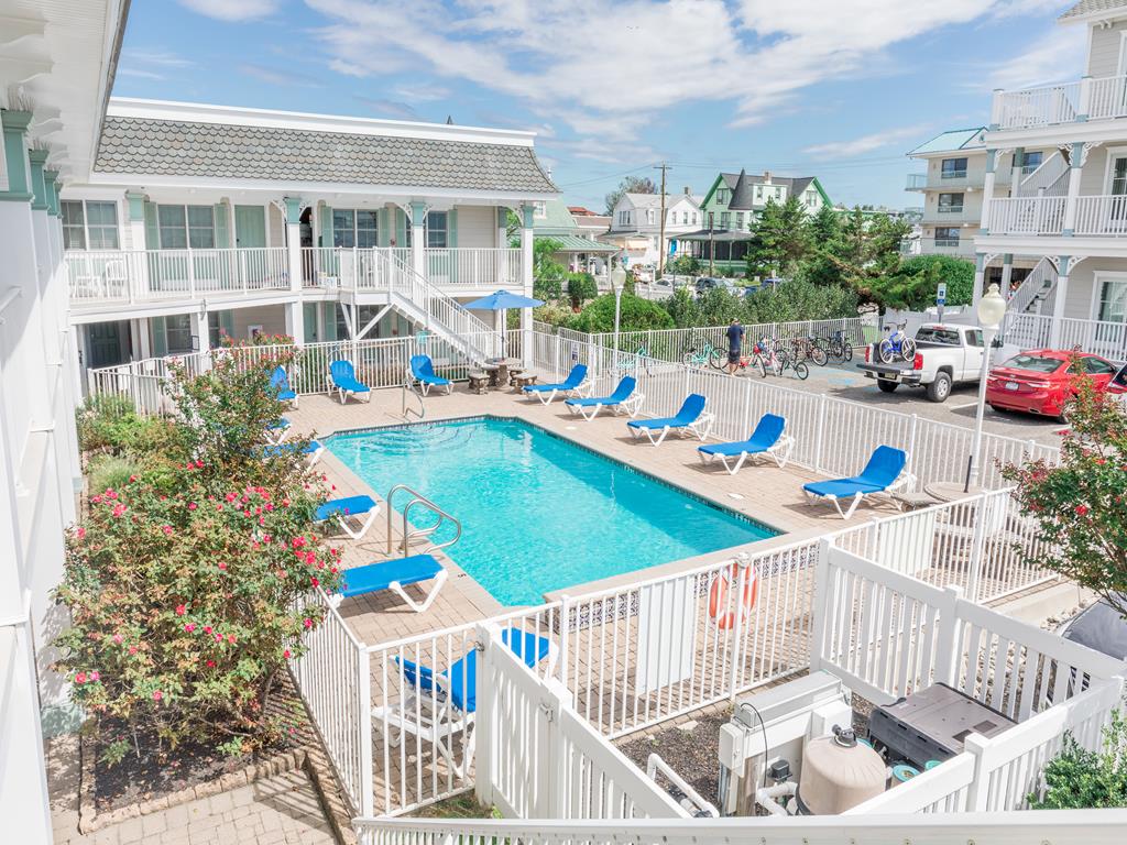 https://realtimerental.com/rrv10/RentalPhotos/1031/1031075.2.jpg