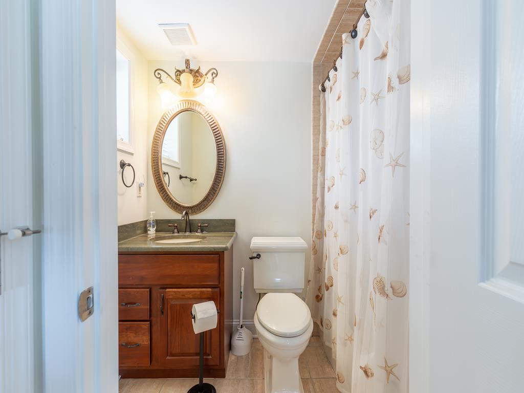 https://realtimerental.com/rrv10/RentalPhotos/1031/1031075.20.jpg