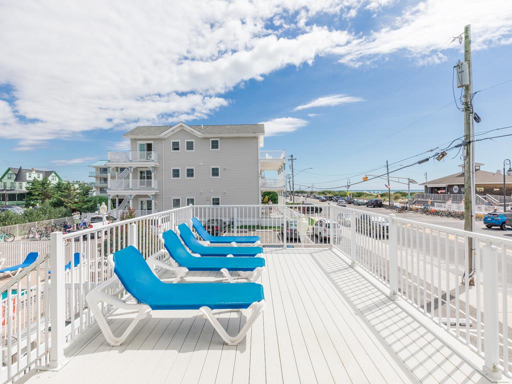 https://realtimerental.com/rrv10/RentalPhotos/1031/1031075.3.jpg