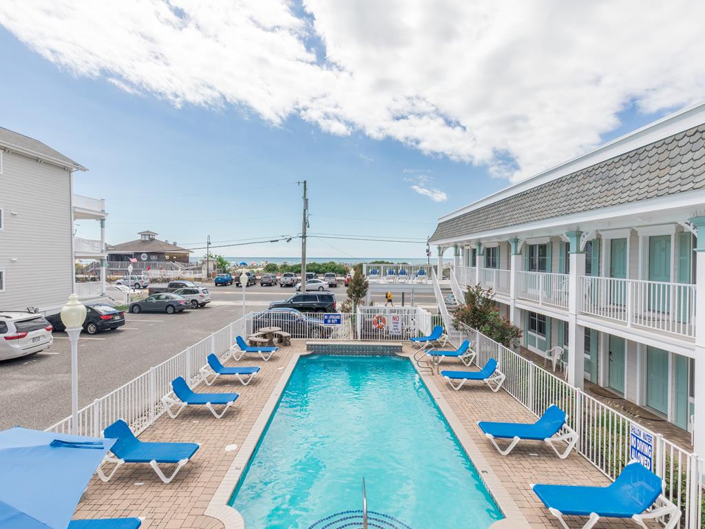 https://realtimerental.com/rrv10/RentalPhotos/1031/1031075.6.jpg