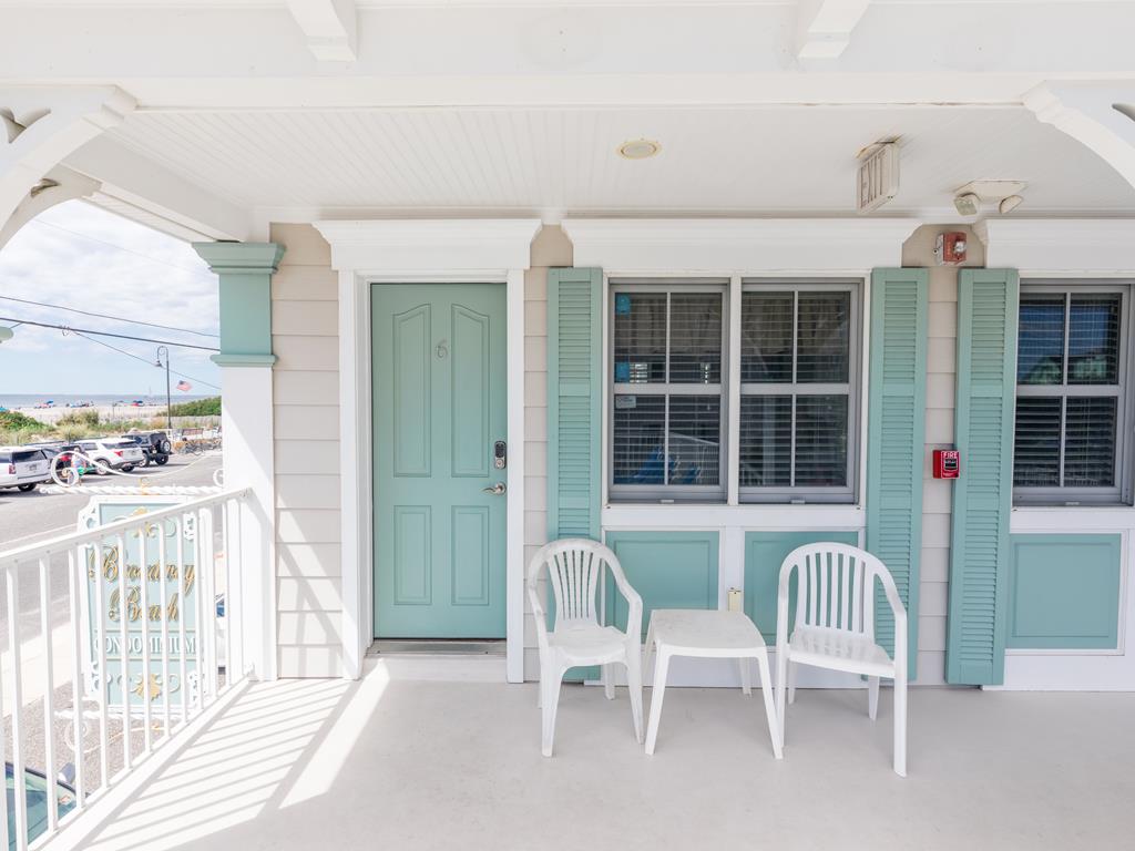 https://realtimerental.com/rrv10/RentalPhotos/1031/1031075.9.jpg