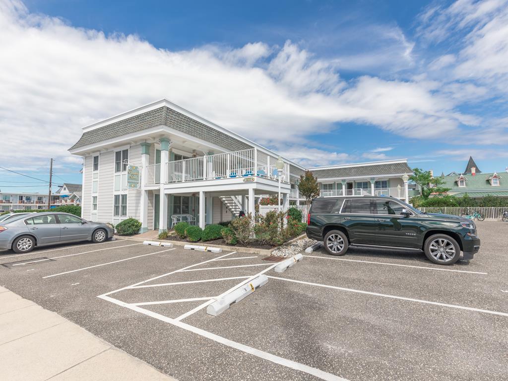 https://realtimerental.com/rrv10/RentalPhotos/1031/1031076.1.jpg