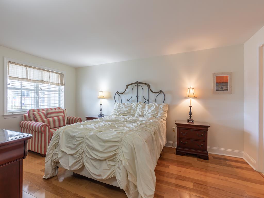https://realtimerental.com/rrv10/RentalPhotos/1031/1031076.10.jpg