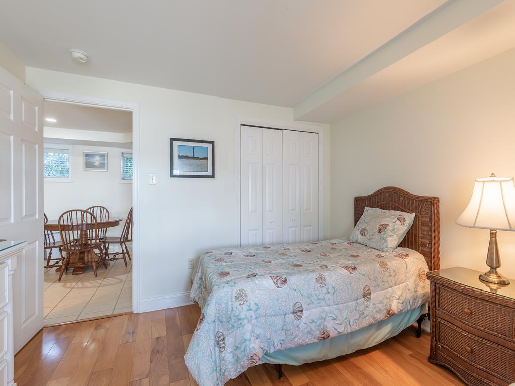 https://realtimerental.com/rrv10/RentalPhotos/1031/1031076.18.jpg