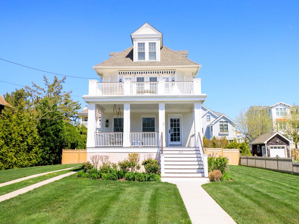 BEACH BLOCK, POOL, 6 BEDROOMS! | Photo 3