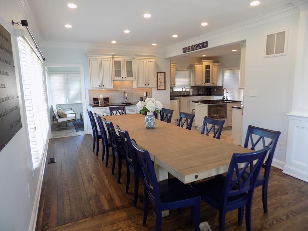 BEACH BLOCK, POOL, 6 BEDROOMS! | Photo 15