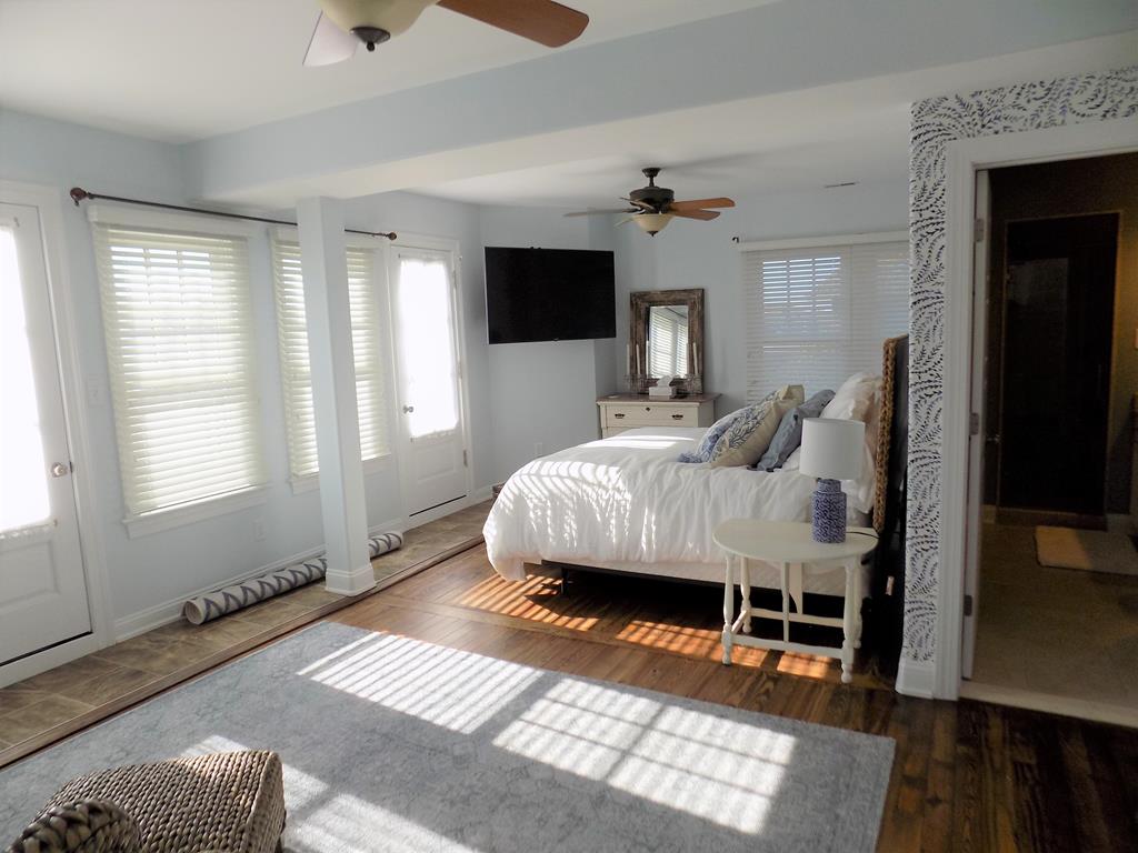 BEACH BLOCK, POOL, 6 BEDROOMS! | Photo 21