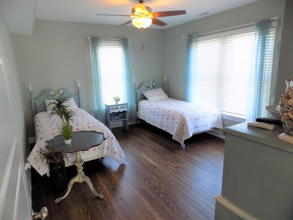 BEACH BLOCK, POOL, 6 BEDROOMS! | Photo 26