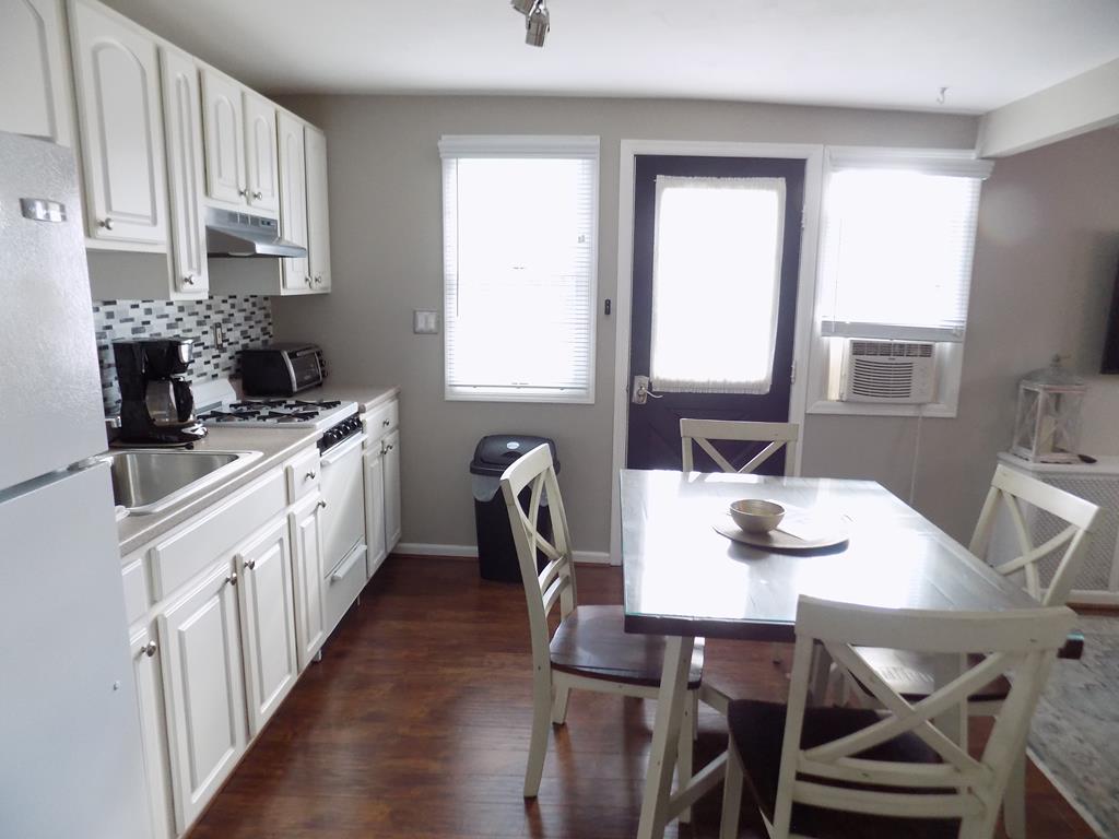 Updated 1BR/1BA Apt in close proximity to town | Photo 12