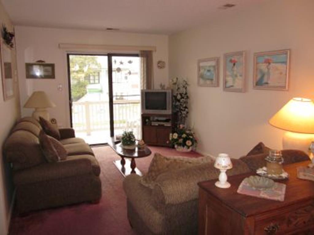 4400 Pleasure Avenue - Picture 