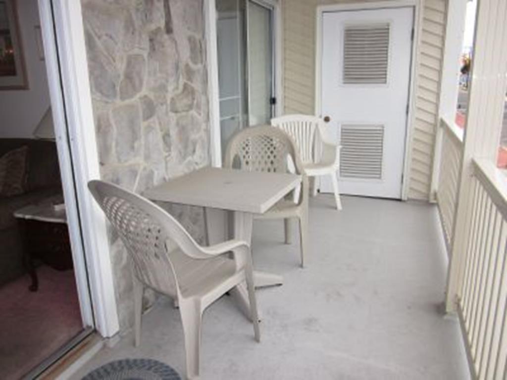 4400 Pleasure Avenue - Picture 