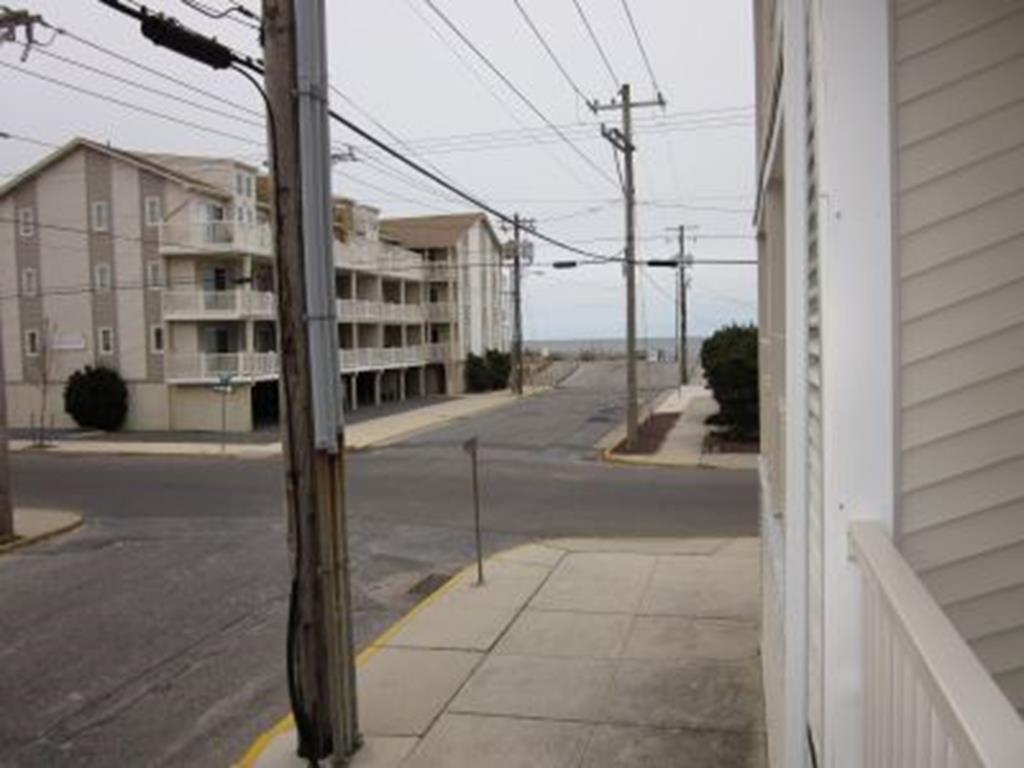 4400 Pleasure Avenue - Picture 